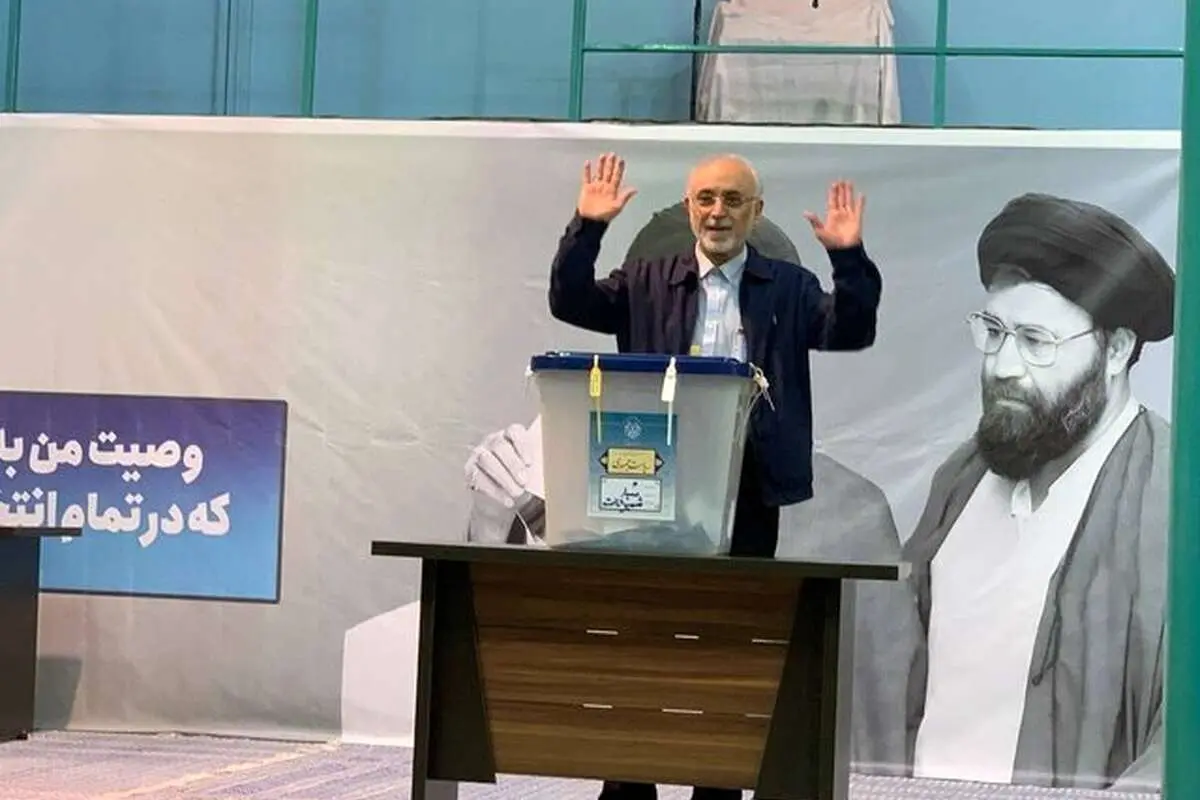 (ویدئو) علی اکبر صالحی رای خود را به صندوق انداخت