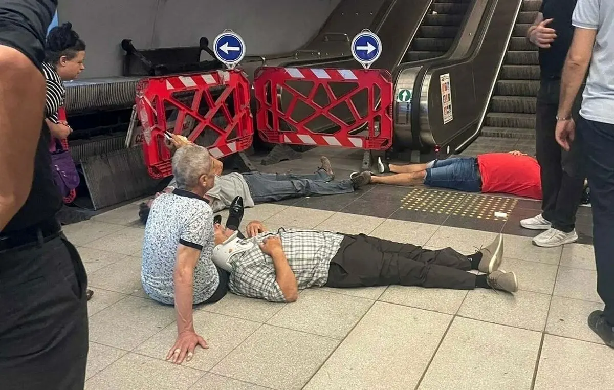 (ویدئو) تغییر جهت ناگهانی پله برقی مترو حادثه آفرید