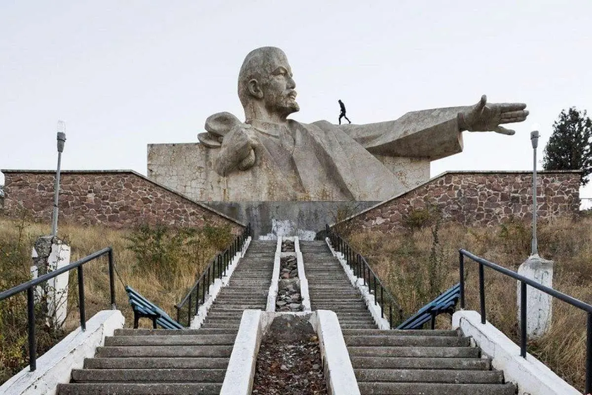 (تصاویر) ساختمان‌هایی که معماری علمی‌تخیلی «شوروی» را به رخ می‌کشند