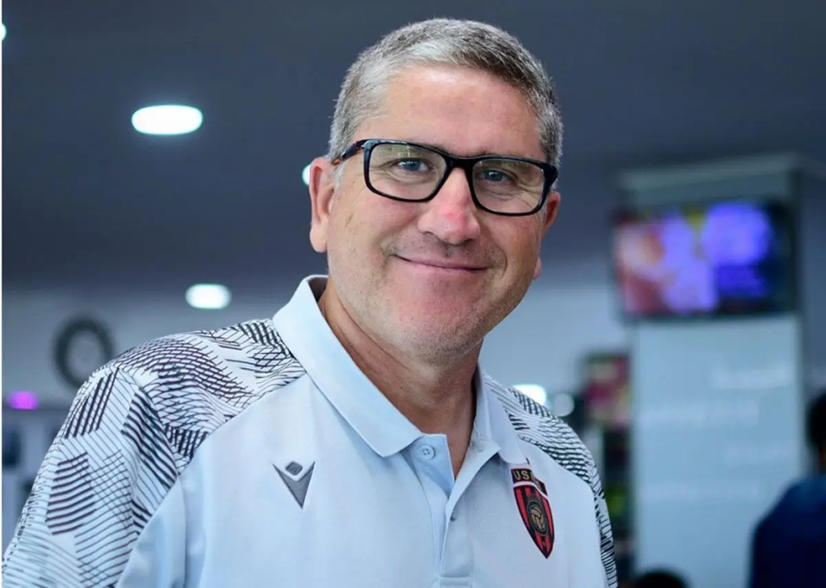 سرمربی جدید پرسپولیس در راه تهران