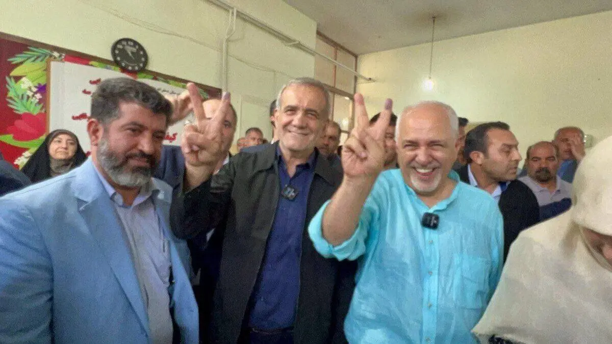 پزشکیان رای داد؛ اما عکسی گرفته نشد! / شعار حیدر حیدر هواداران