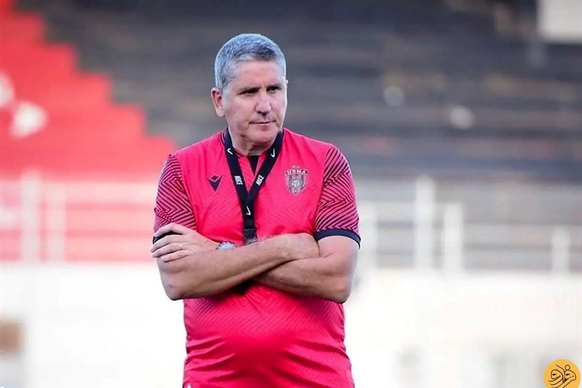 (عکس) سرمربی پرسپولیس وارد ایران شد