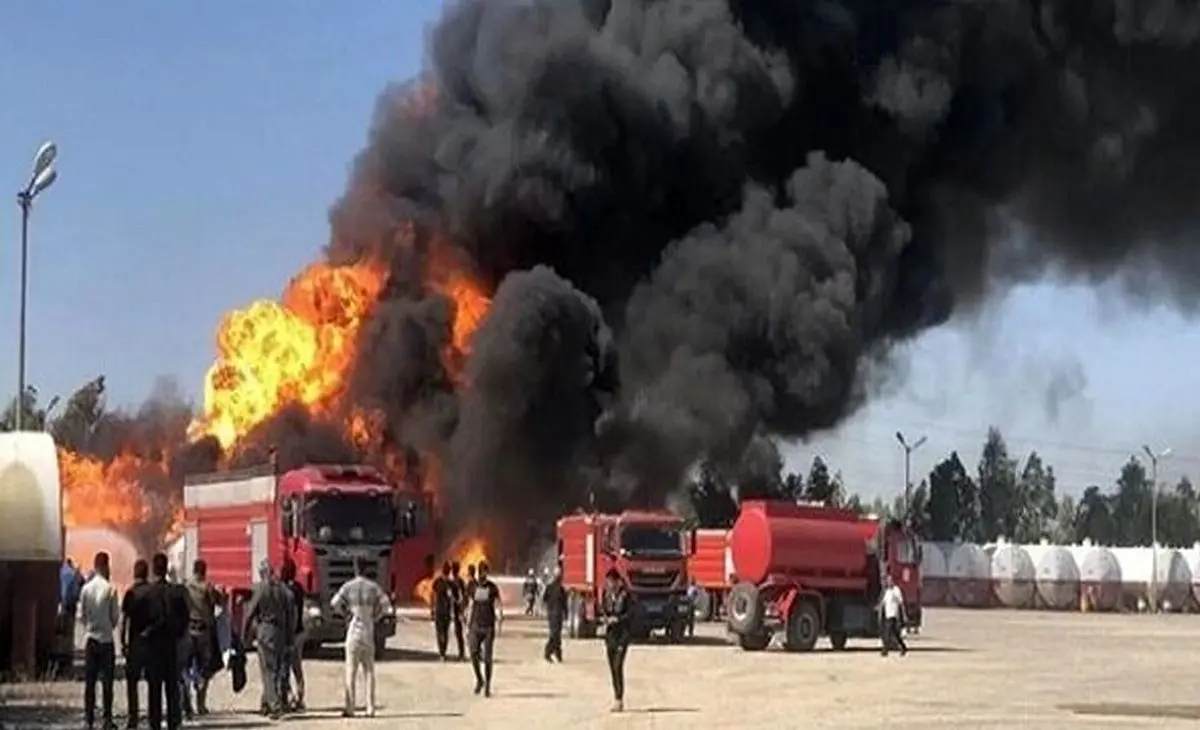 (ویدئو) آتش‌سوزی بزرگ در شهرک صنعتی دایی‌آباد زاهدان