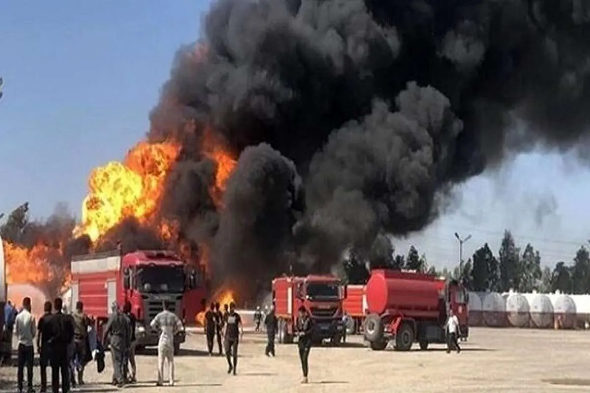 (ویدئو) آتش‌سوزی بزرگ در شهرک صنعتی دایی‌آباد زاهدان