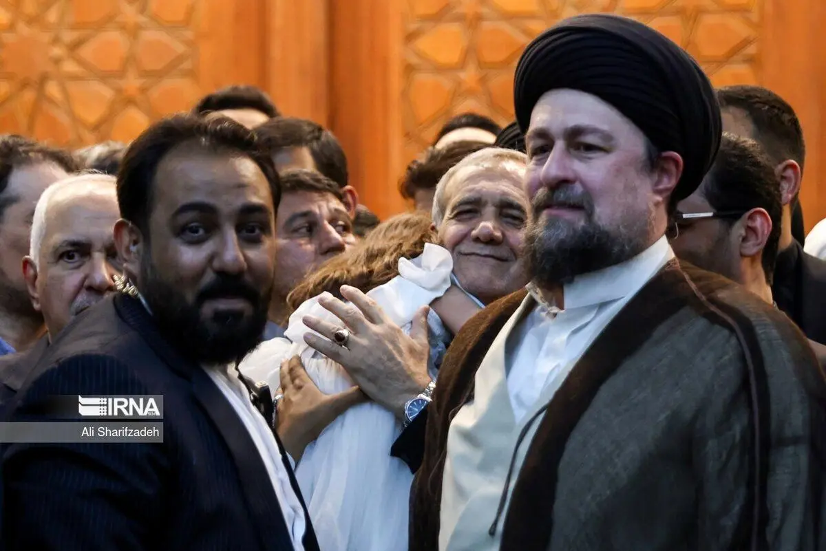 (تصاویر) متن و حاشیه حضور مسعود پزشکیان در مرقد امام