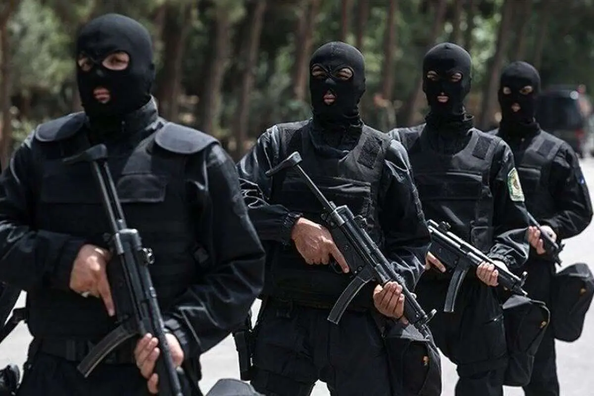 جوان ۳۱ ساله خانواده‌اش را گروگان گرفت