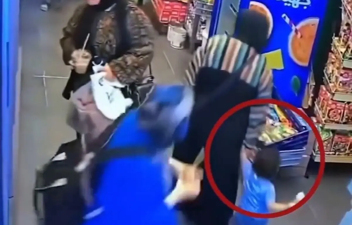 (ویدئو) کودک دزدی با هوشیاری مادر ناکام ماند