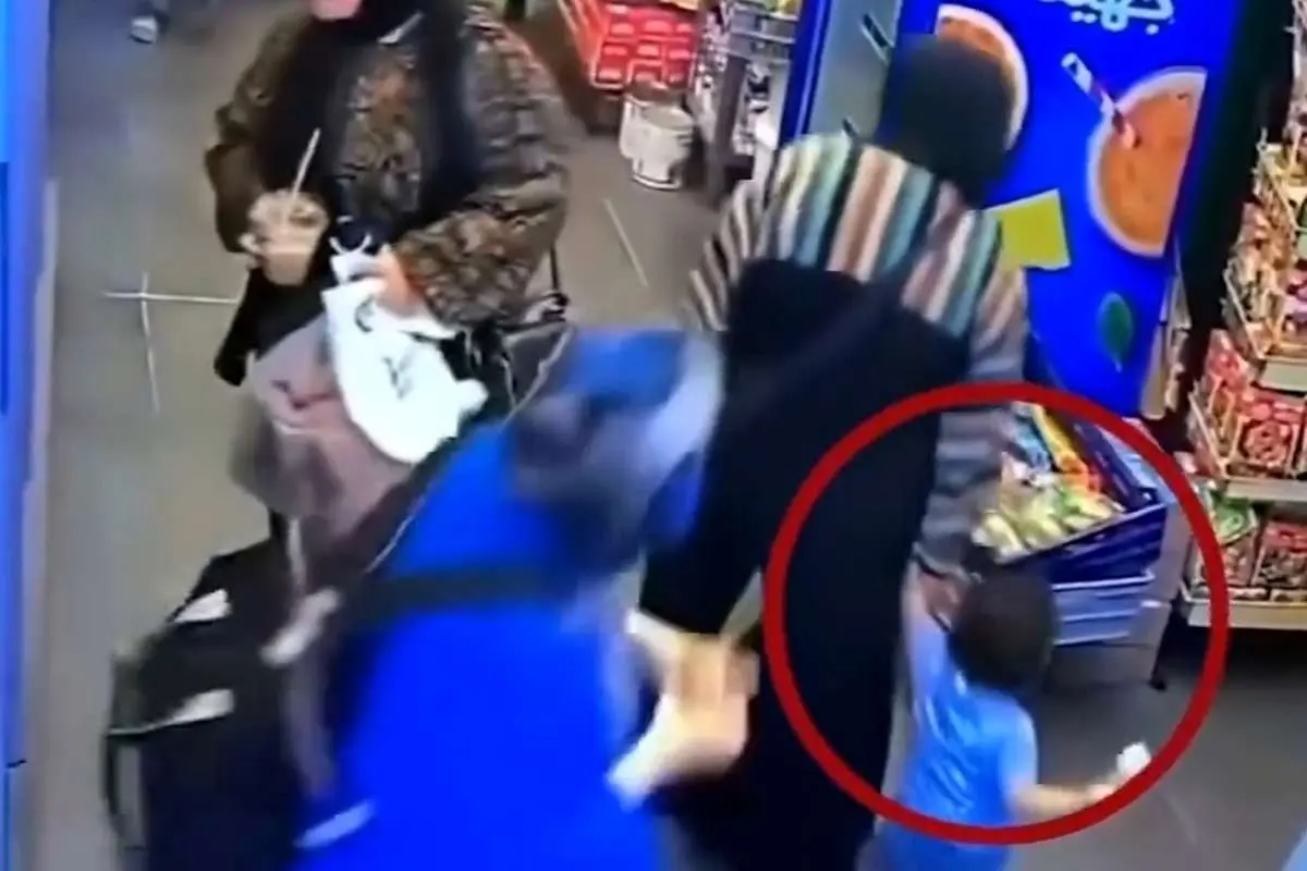 (ویدئو) کودک دزدی با هوشیاری مادر ناکام ماند