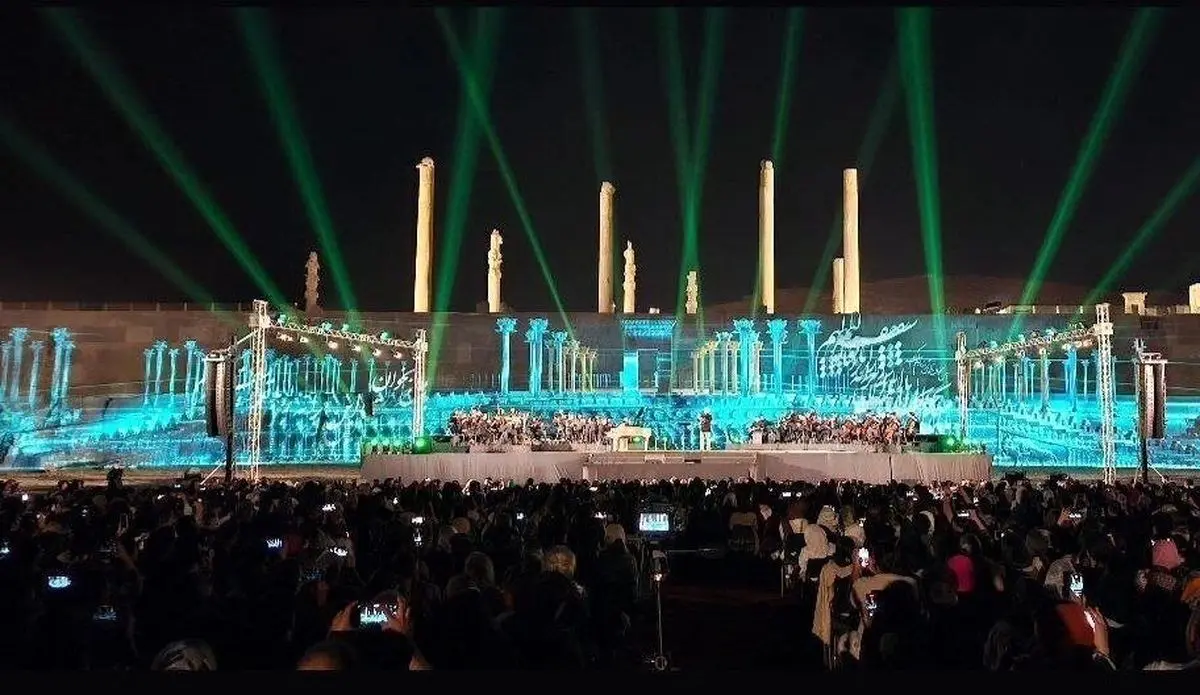 (ویدئو) کنسرت علیرضا قربانی در تخت جمشید