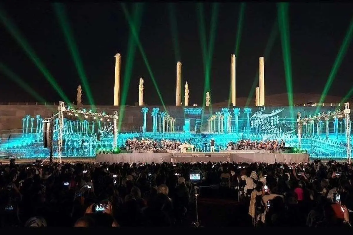 (ویدئو) کنسرت علیرضا قربانی در تخت جمشید