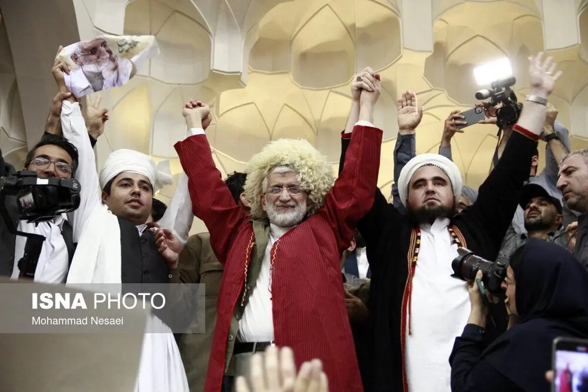 (تصاویر) کلاه ترکمنی بر سر جلیلی