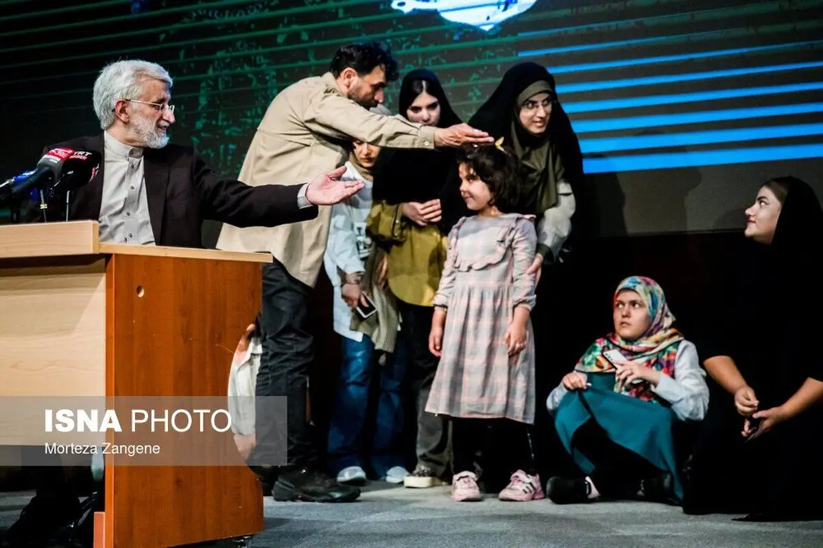 (تصاویر) در حاشیه حضور سعید جلیلی در دانشگاه علوم پزشکی