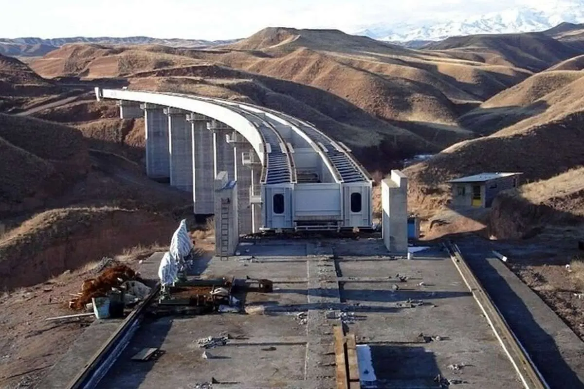 روس‌ها مسیر راه‌آهن رشت - آستارا را تغییر ندادند؛ با پول پفک نمکی نمی‌توان آزادراه ساخت