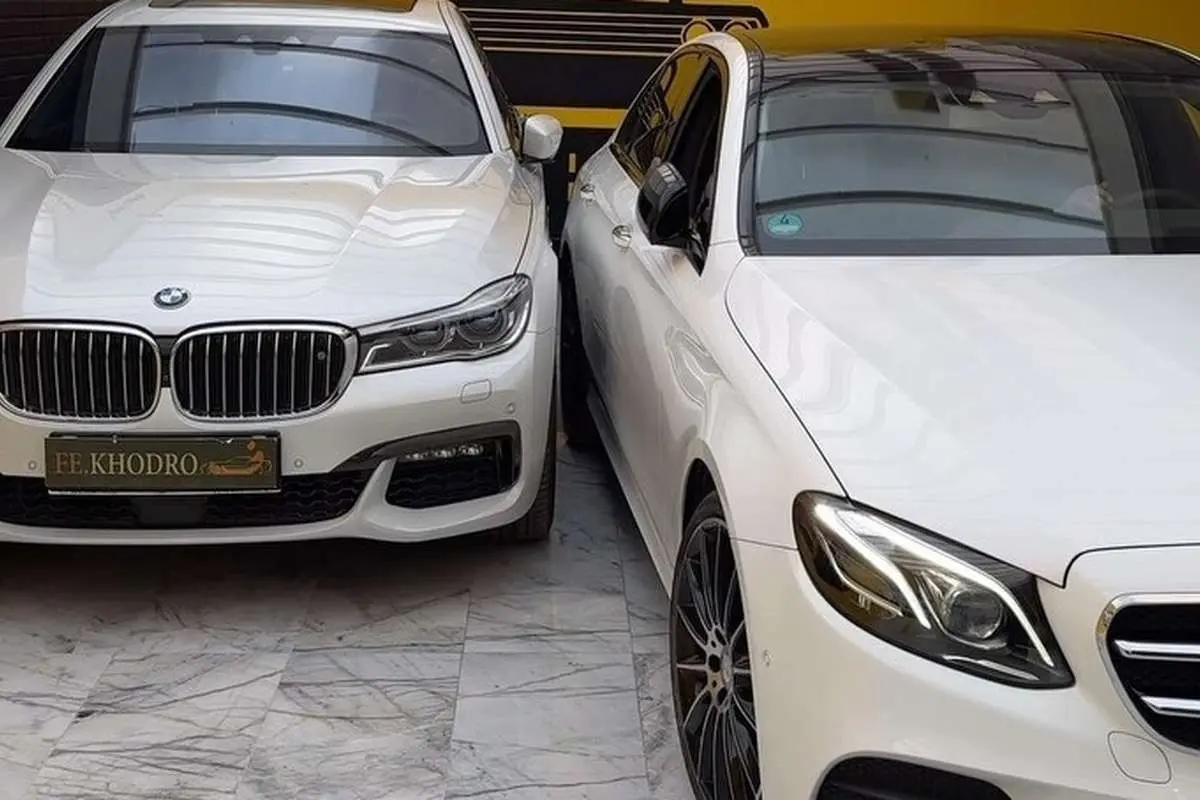 (ویدئو) پارکینگ نمایشگاهی نفسگیر خودروی مرسدس در کنار یک BMW