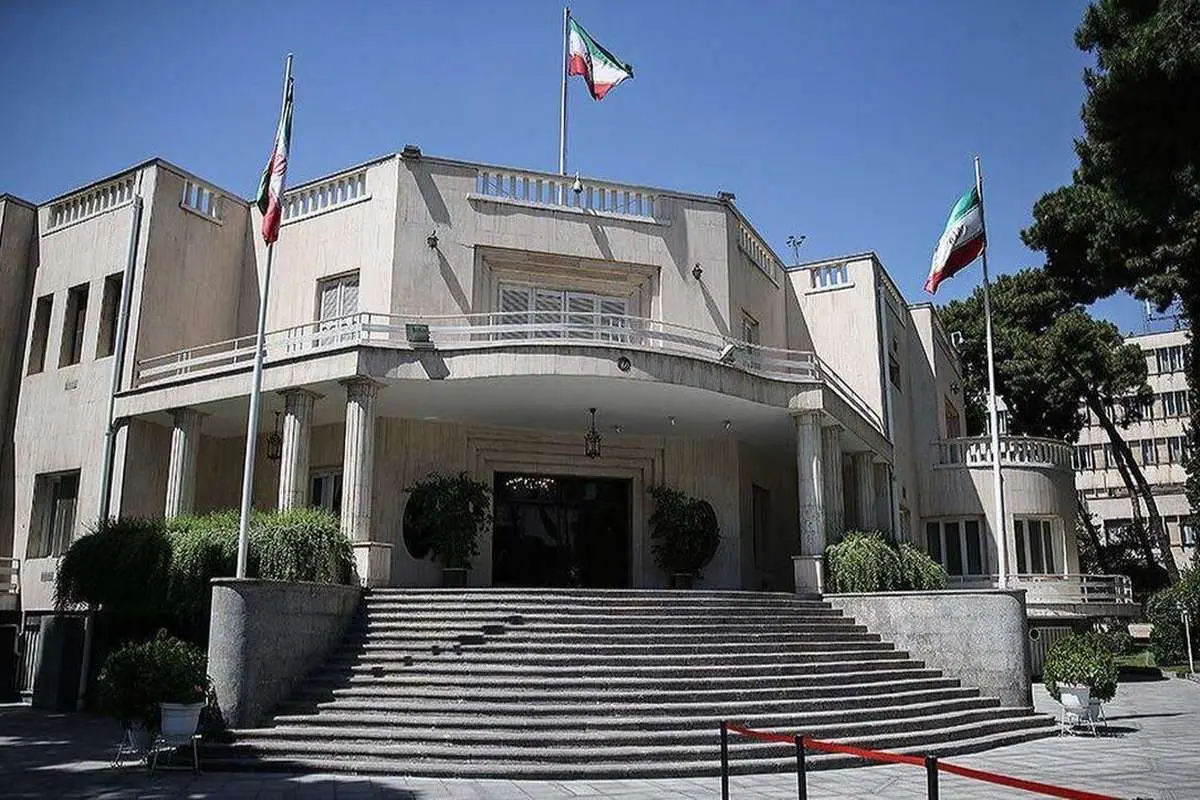 تصویری از امضاهای ۹ رئیس جمهور ایران