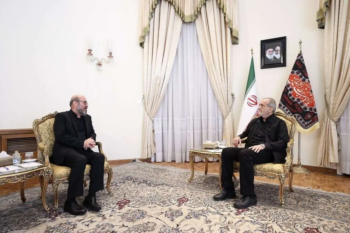 (تصویر) دیدار رئیس بنیاد مستضعفان با مسعود پزشکیان