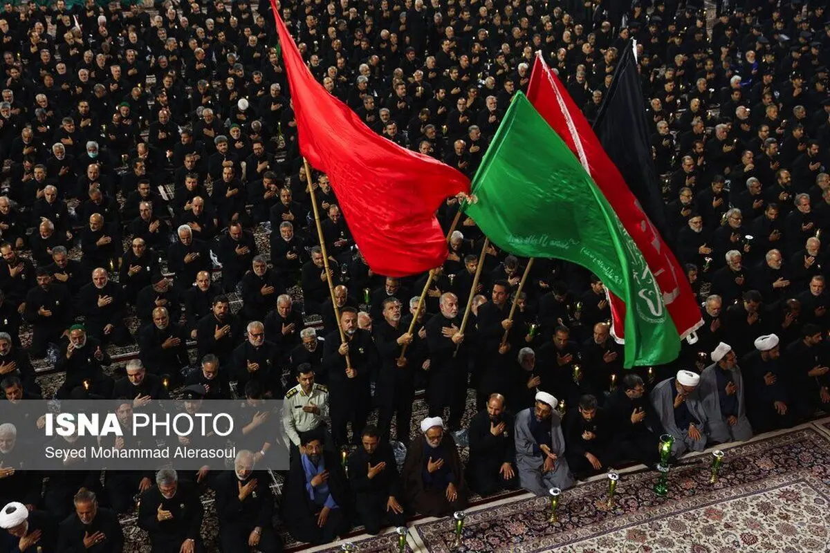 (تصاویر) شام غریبان شهادت امام حسین(ع) در حرم مطهر رضوی