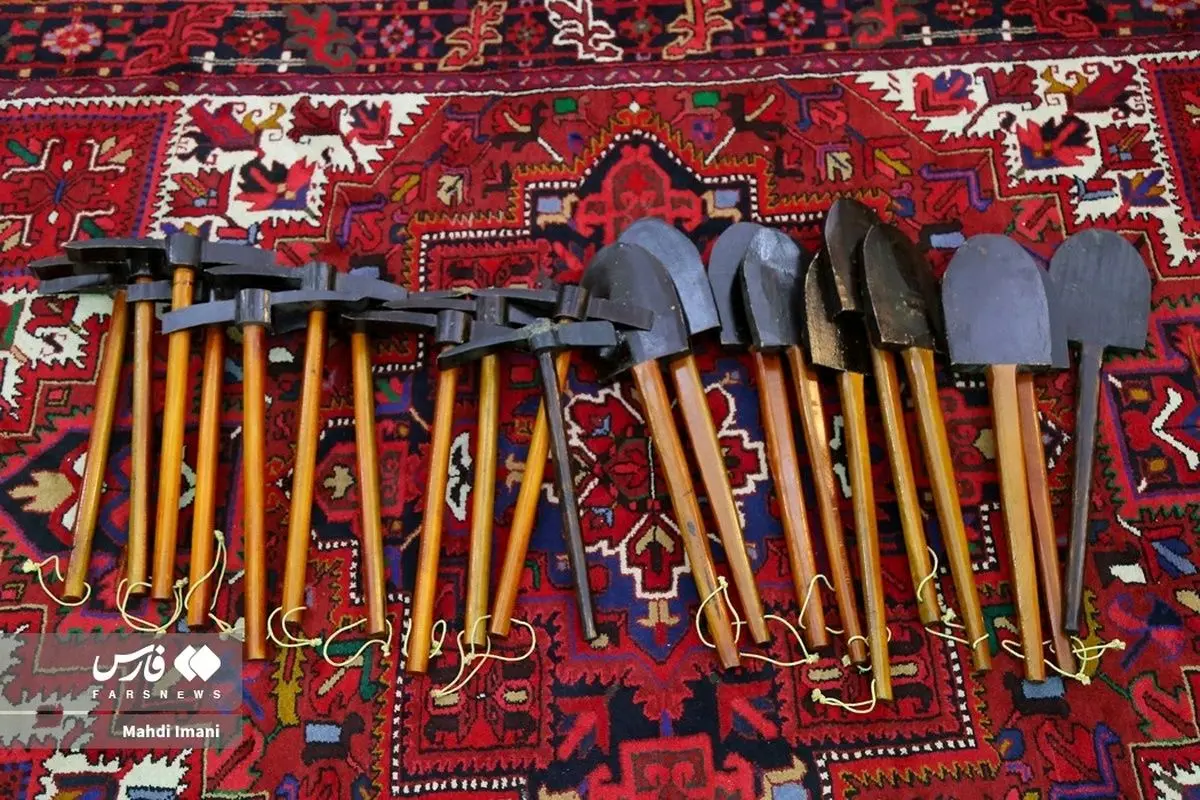 (تصاویر) آیین سنتی بیل و کلنگ‌گردانی به نیت تدفین شهدای کربلا