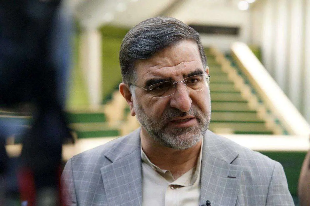 نماینده سابق مجلس: لطفا مردم را سر کار نگذارید؛ آئین نامه واردات خودرو قابلیت اجرایی ندارد