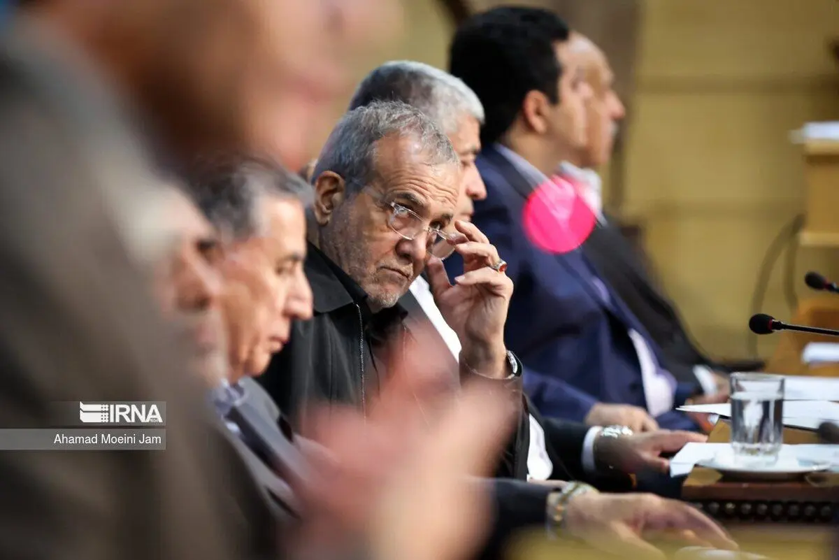 (تصاویر) دیدار رئیس جمهور منتخب با فعالان اقتصادی