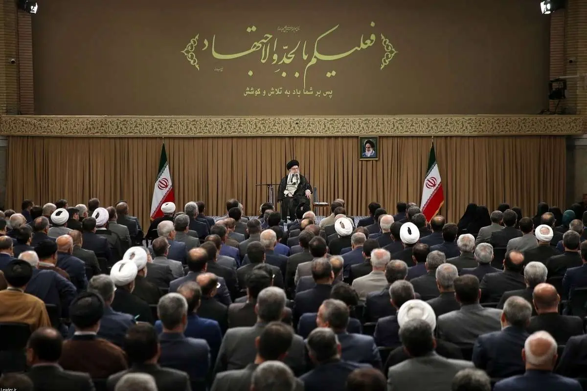 رهبر انقلاب: توصیه موکد من تعامل سازنده مجلس با دولت جدید است