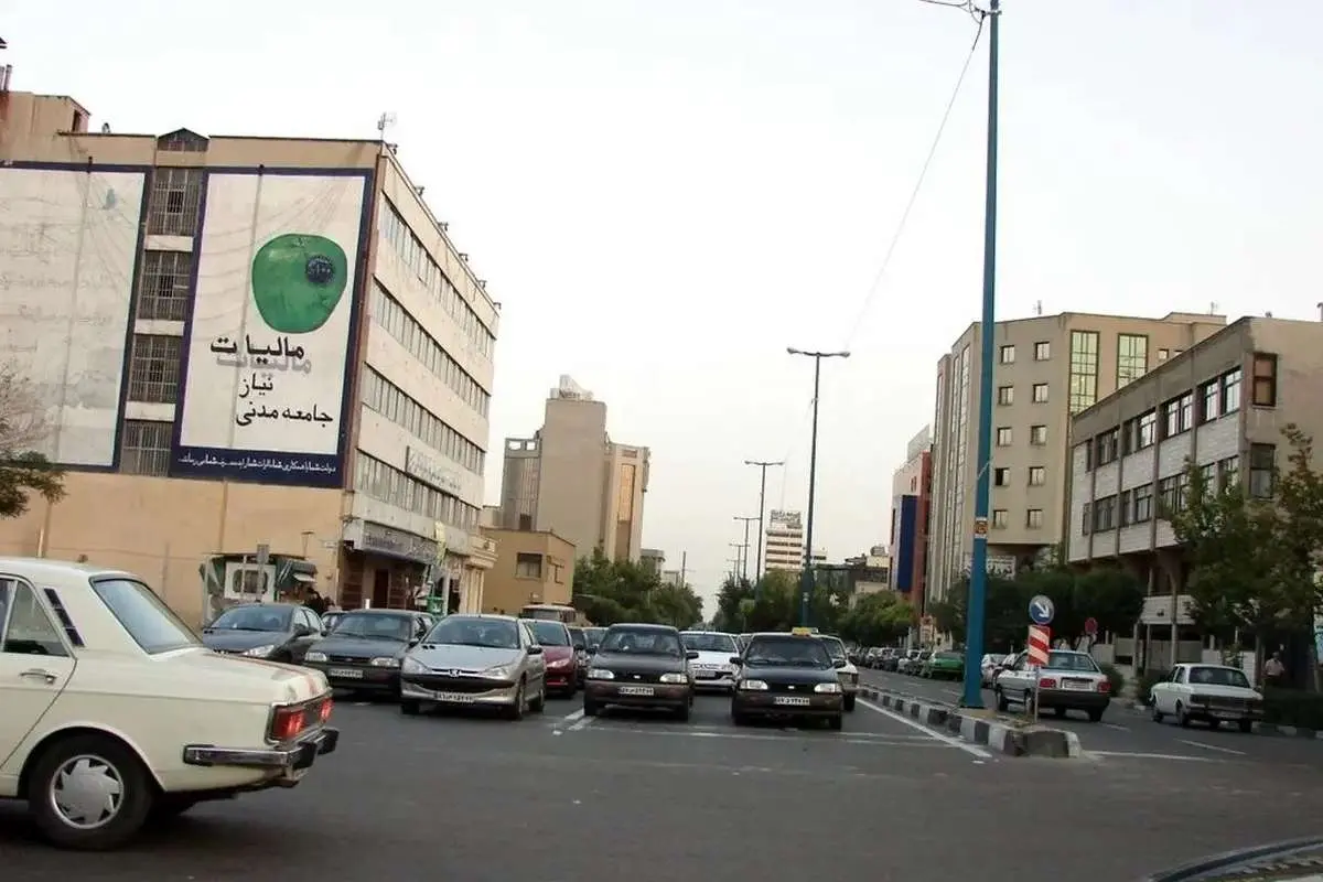 واکنش پلیس به انتشار ویدئوی زنی نیمهبرهنه در چهارراه جهان کودک