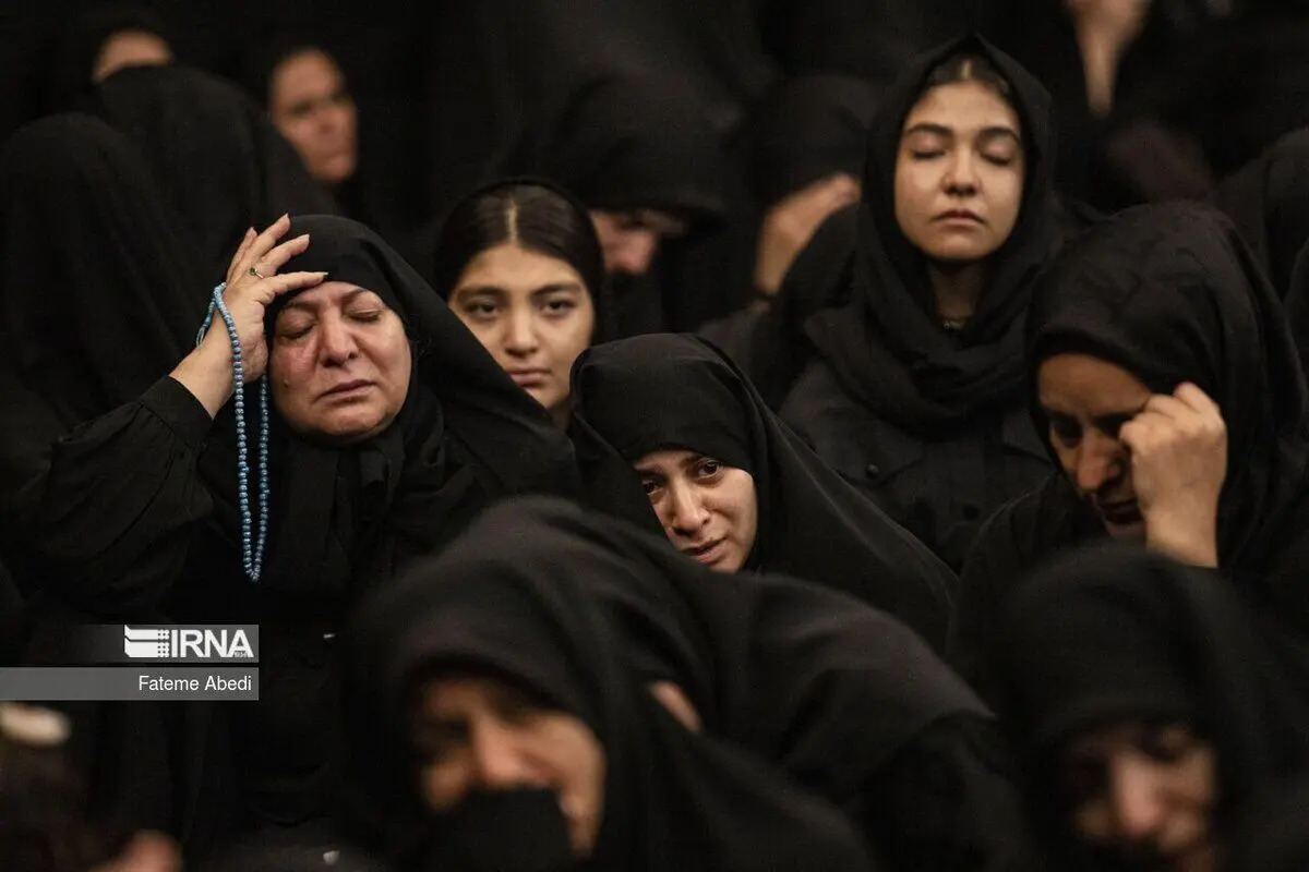 (تصاویر) روضه در حسینیه «سادات اخوی»