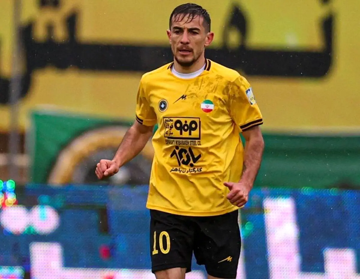 احمدزاده در آستانه بازگشت به پرسپولیس