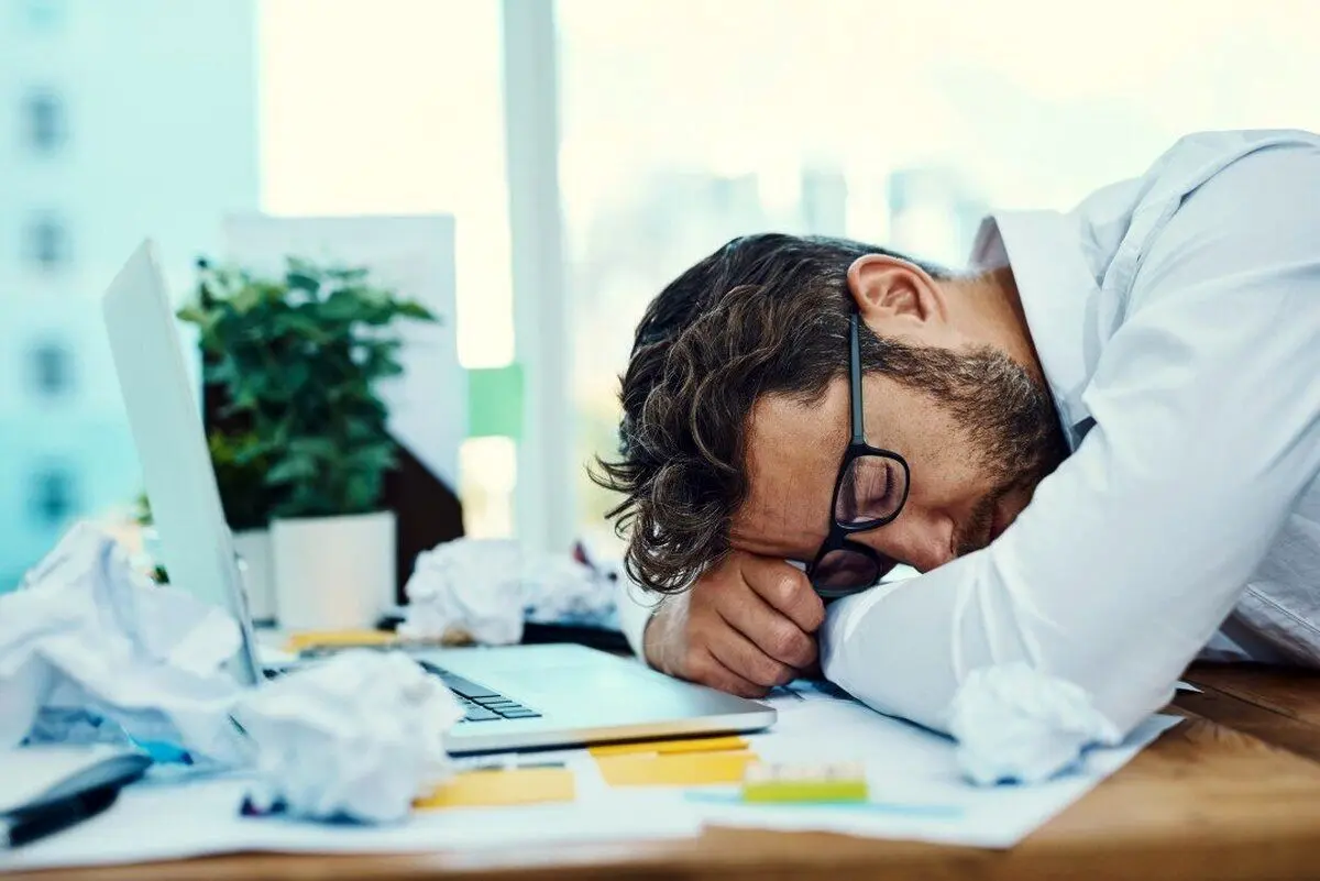 چند راهکار برای رفع خواب آلودگی در محل کار