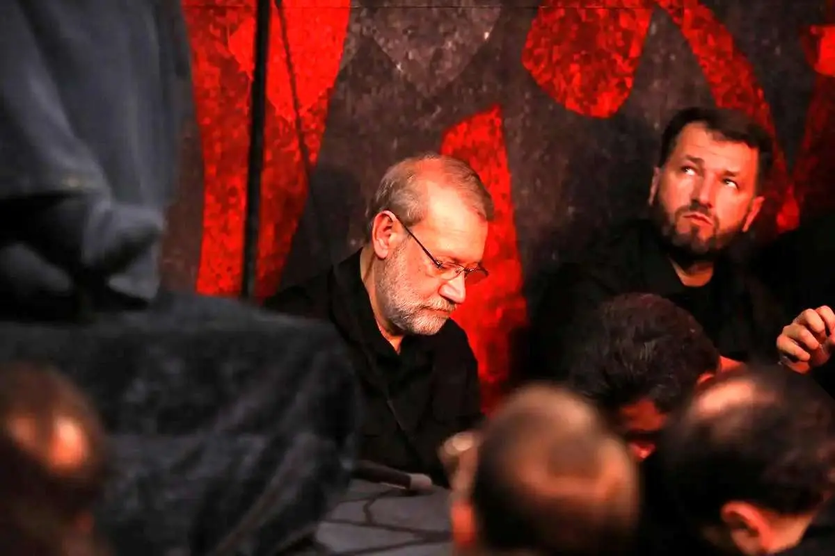 (تصاویر) حضور علی لاریجانی در بیوت مراجع و شرکت در مراسم ظهر عاشورا