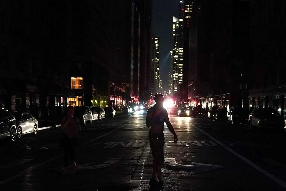 گرمای شدید هوا غرب آسیا را تاریک کرد