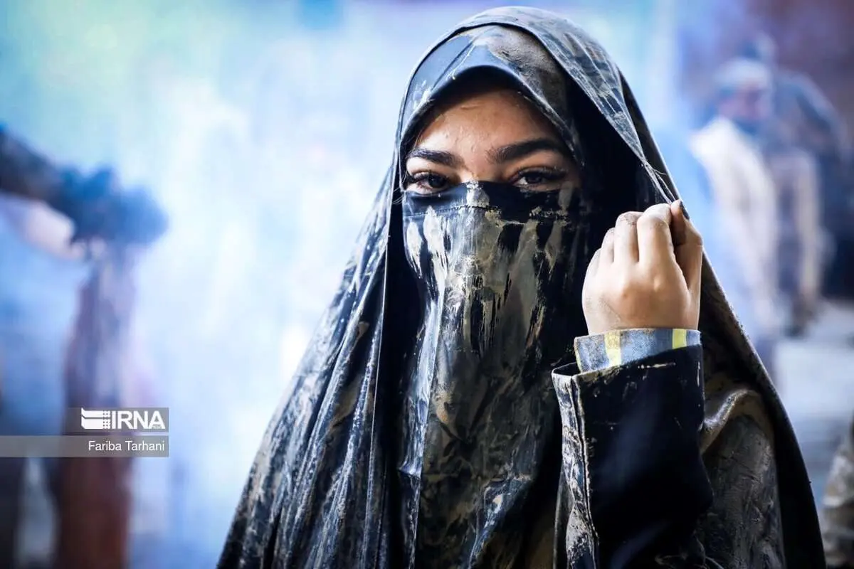(تصاویر) آیین گل مالی روز عاشورا در خرمآباد