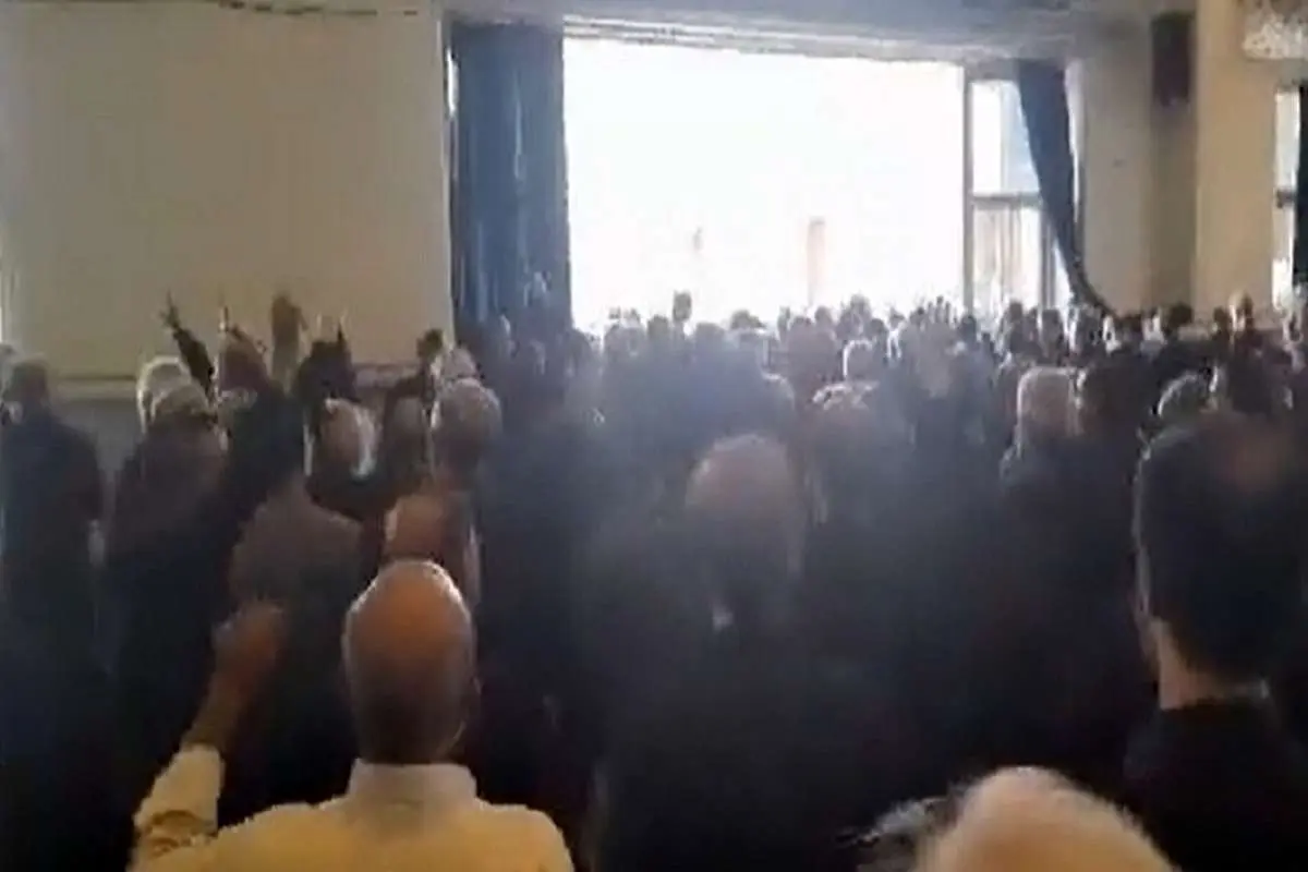 فحاشی به ظریف در نماز جمعه بیانگر تخلیه خشم تعدادی از بازندگان انتخابات بود