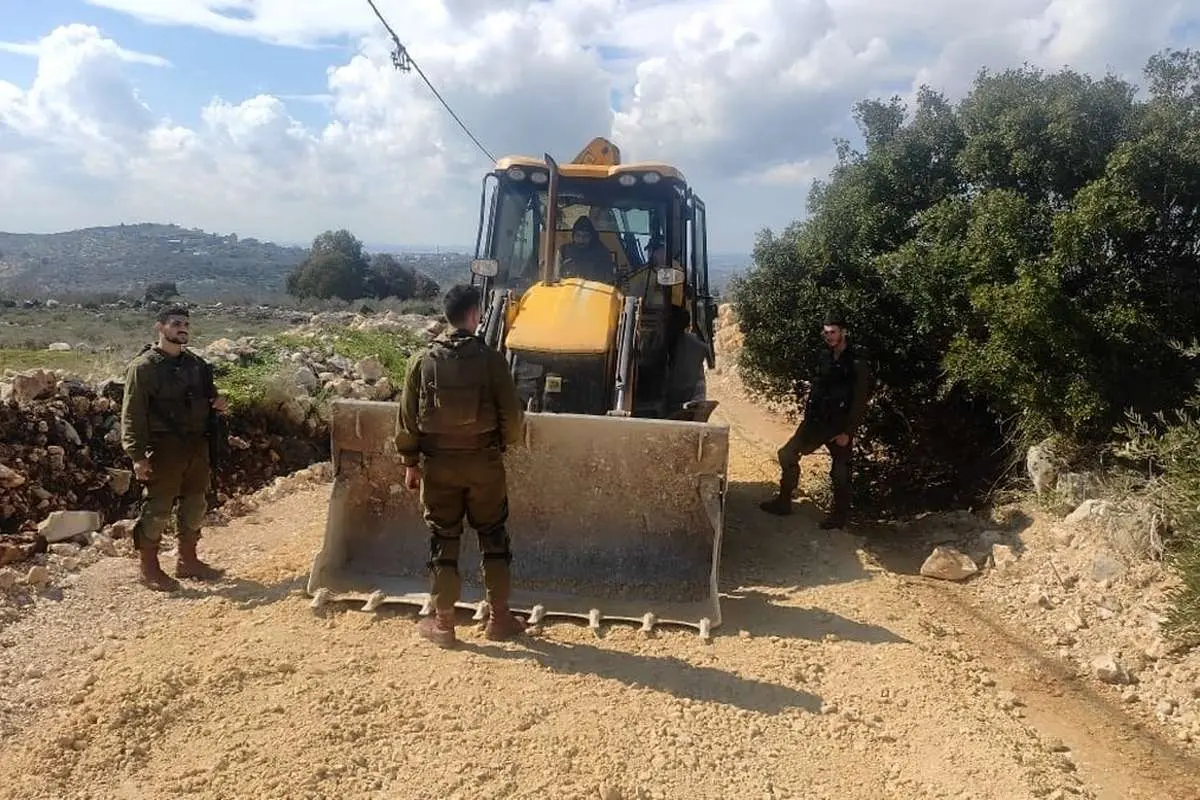 (ویدئو) انتقال اجساد فلسطینیها با بولدوزر
