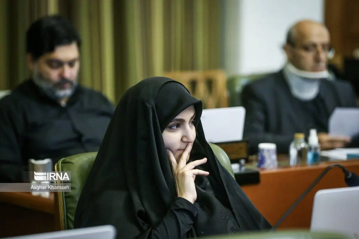 (تصاویر) حاشیه‌هایی از جلسه شورای اسلامی شهر تهران
