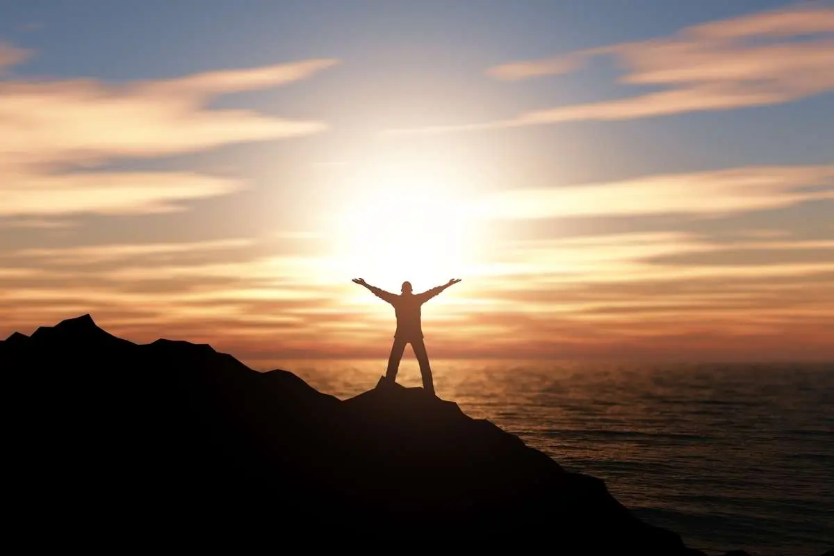 تفال به حافظ پنجشنبه ۴ مرداد ۱۴۰۳؛ ساقی بیا که یار ز رخ پرده برگرفت...