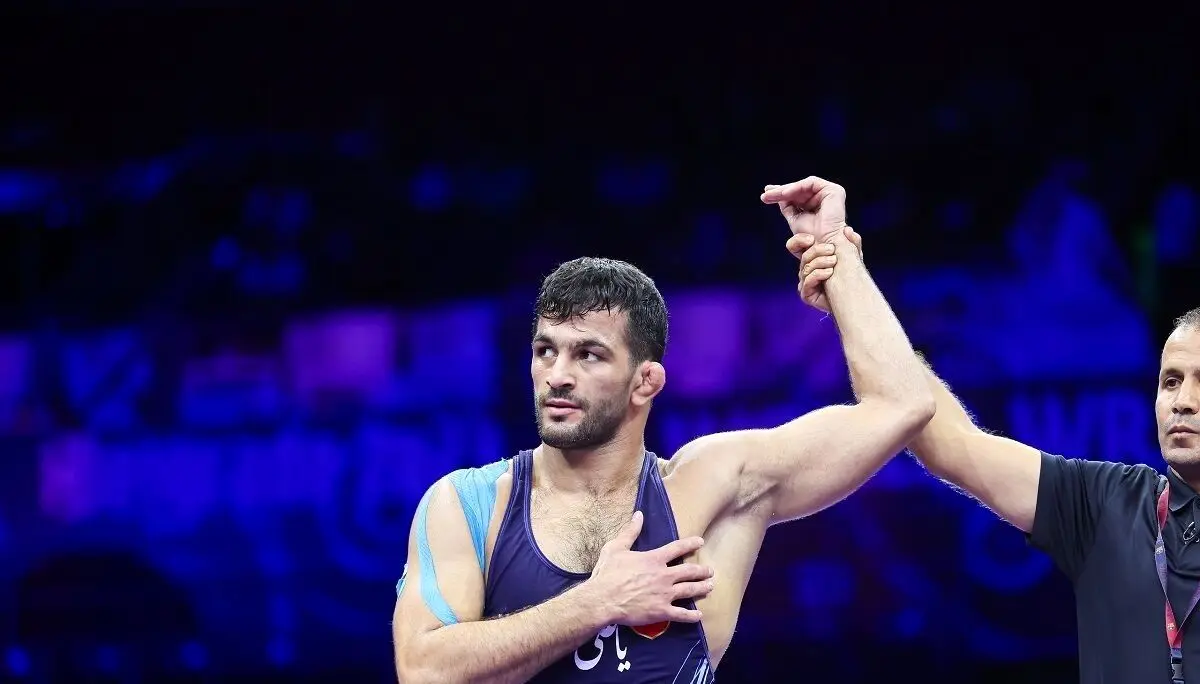 (عکس) رونمایی از پوستر تیم‌های ملی کشتی برای المپیک