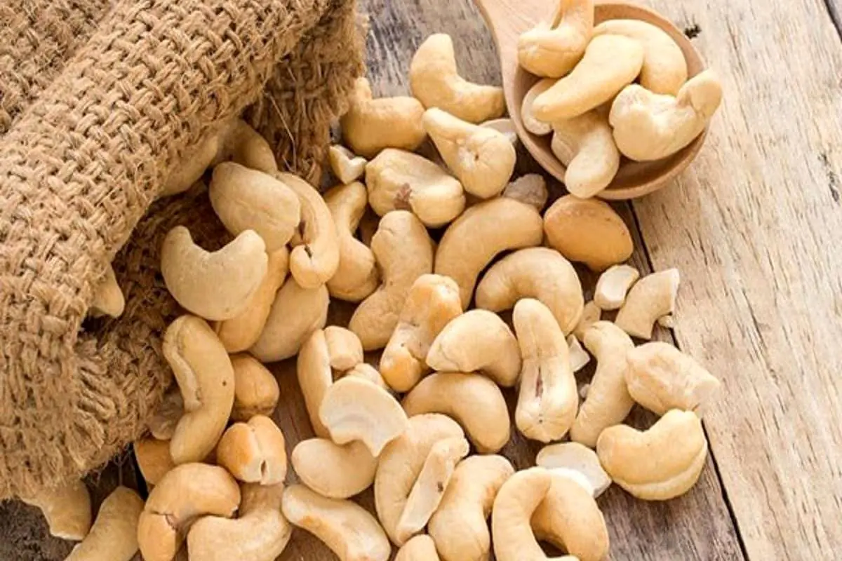 ۱۰ خاصیت مهم بادام هندی برای زنان