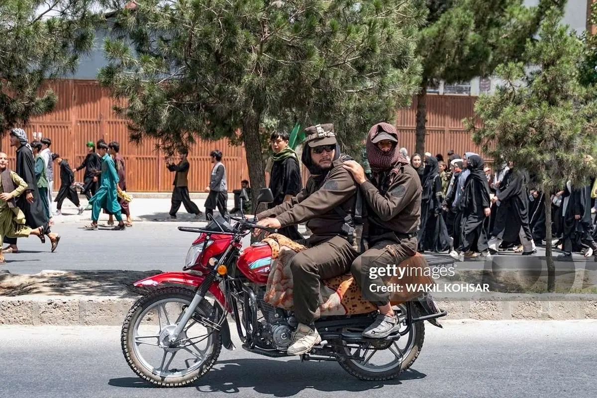 (ویدئو) جوان افغان «در جستجوی امیرالمومنین»!