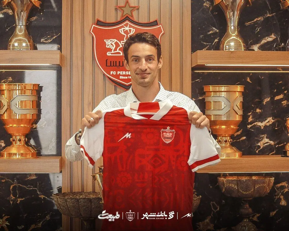 (عکس) گئورگی گولسیانی قراردادش را با پرسپولیس امضا کرد