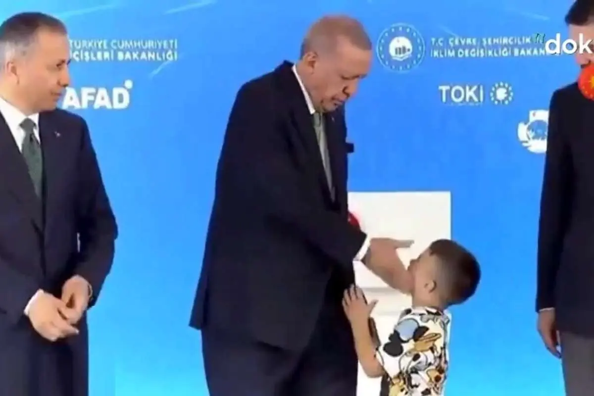 ویدئویی از سیلی زدن اردوغان به صورت یک پسربچه‌ پربازدید شد