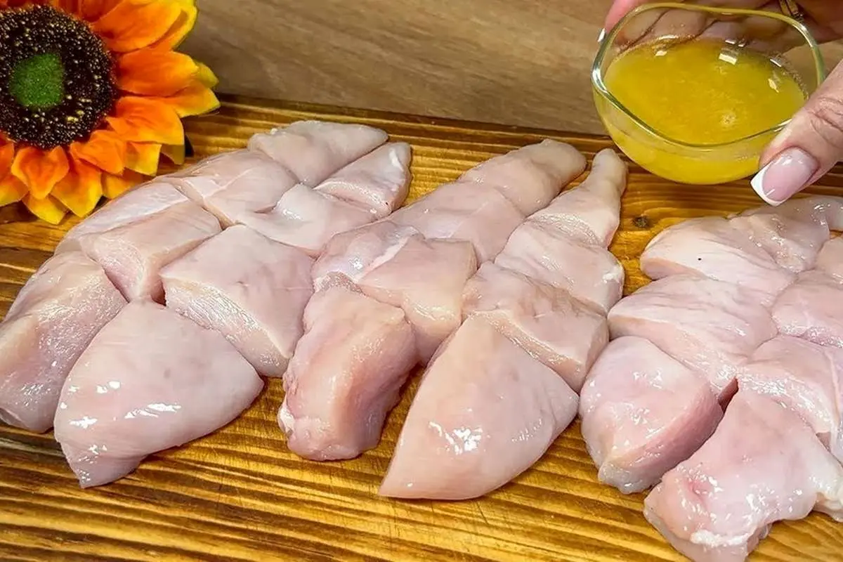 (ویدئو) طرز پخت یک غذای متفاوت با فیله مرغ و سیب زمینی به سبک اسپانیایی