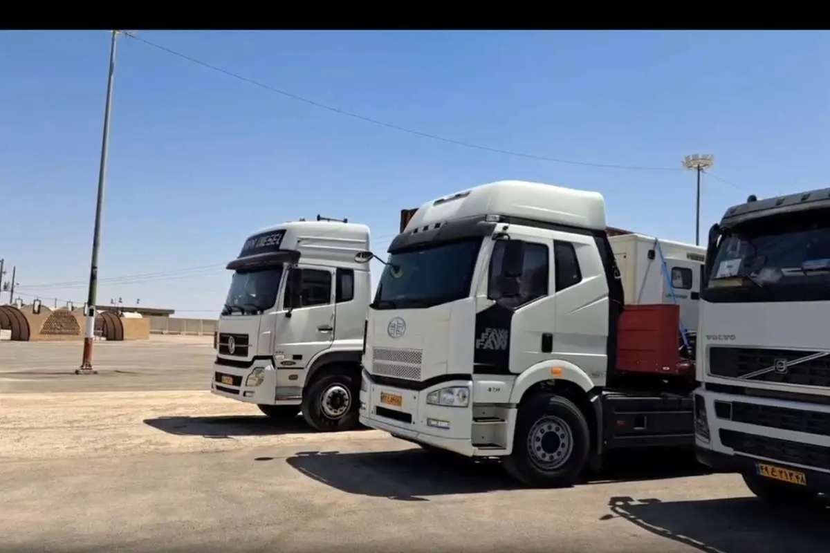 (ویدئو) عبور اولین کامیون‌های تجهیزات موکب‌ها از شلمچه