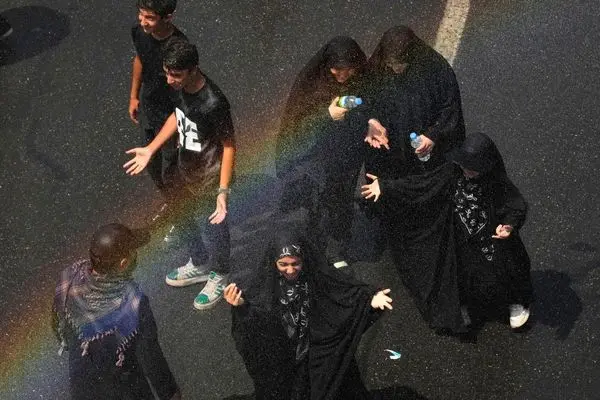 تصاویر رسانه آمریکایی از مراسم تشییع رهبر شهید انقلاب؛ تهران در سوگ فرو رفت