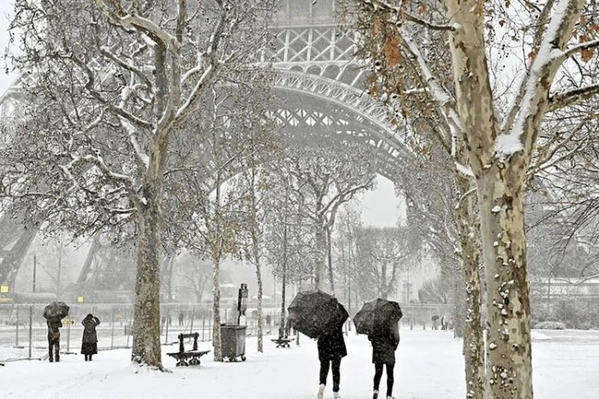 (ویدیو) ادعای عجیب کارشناس تلویزیون: در انگلیس روزانه ۵۰ نفر به علت سرما می‌میرند!
