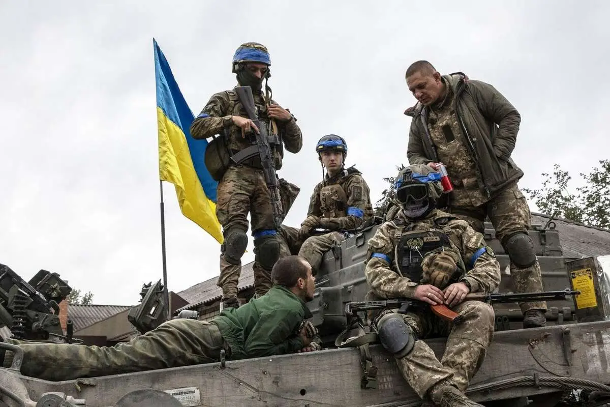 (ویدئو) تصاویر تازه از اسارت افسران بلند مرتبه ارتش روسیه