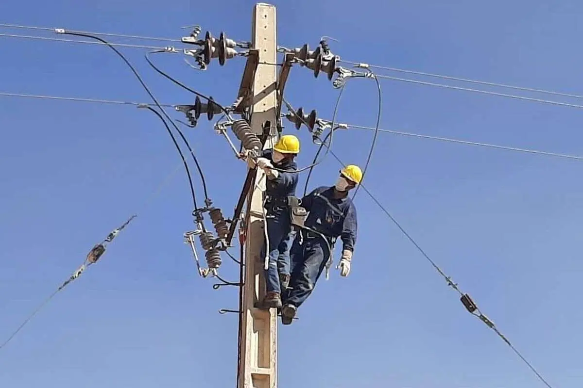 کمبود برق با کار فرهنگی و التماس برطرف نمی‌شود!