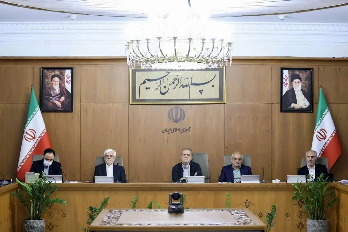 انتقاد از تندرویهای سیاسی اصولگرایان در برخورد با دولت پزشکیان