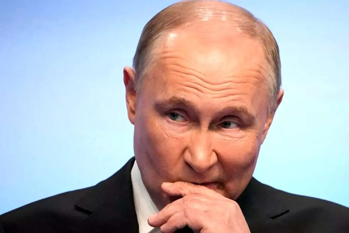 (دانلود) واکنش جالب پوتین به خبرنگاری که حین پخش سرود ملی سکوت نکرد