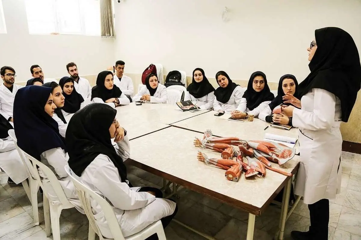 ۷۵ درصد دانشجویان علوم پزشکی با سهمیه دکتر می‌شوند!